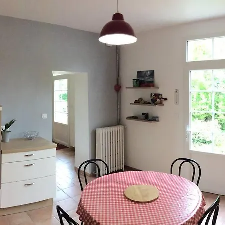 De Avec Jardin Arbore Nieul-le-Dolent