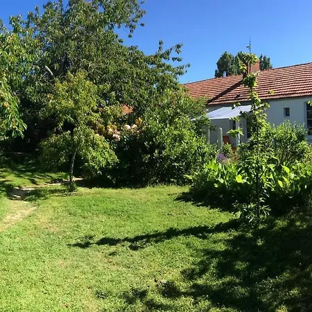 De Avec Jardin Arbore Nieul-le-Dolent