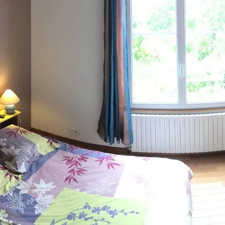 De Avec Jardin Arbore Tatil Evi