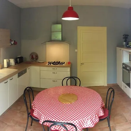 De Avec Jardin Arbore Tatil Evi *